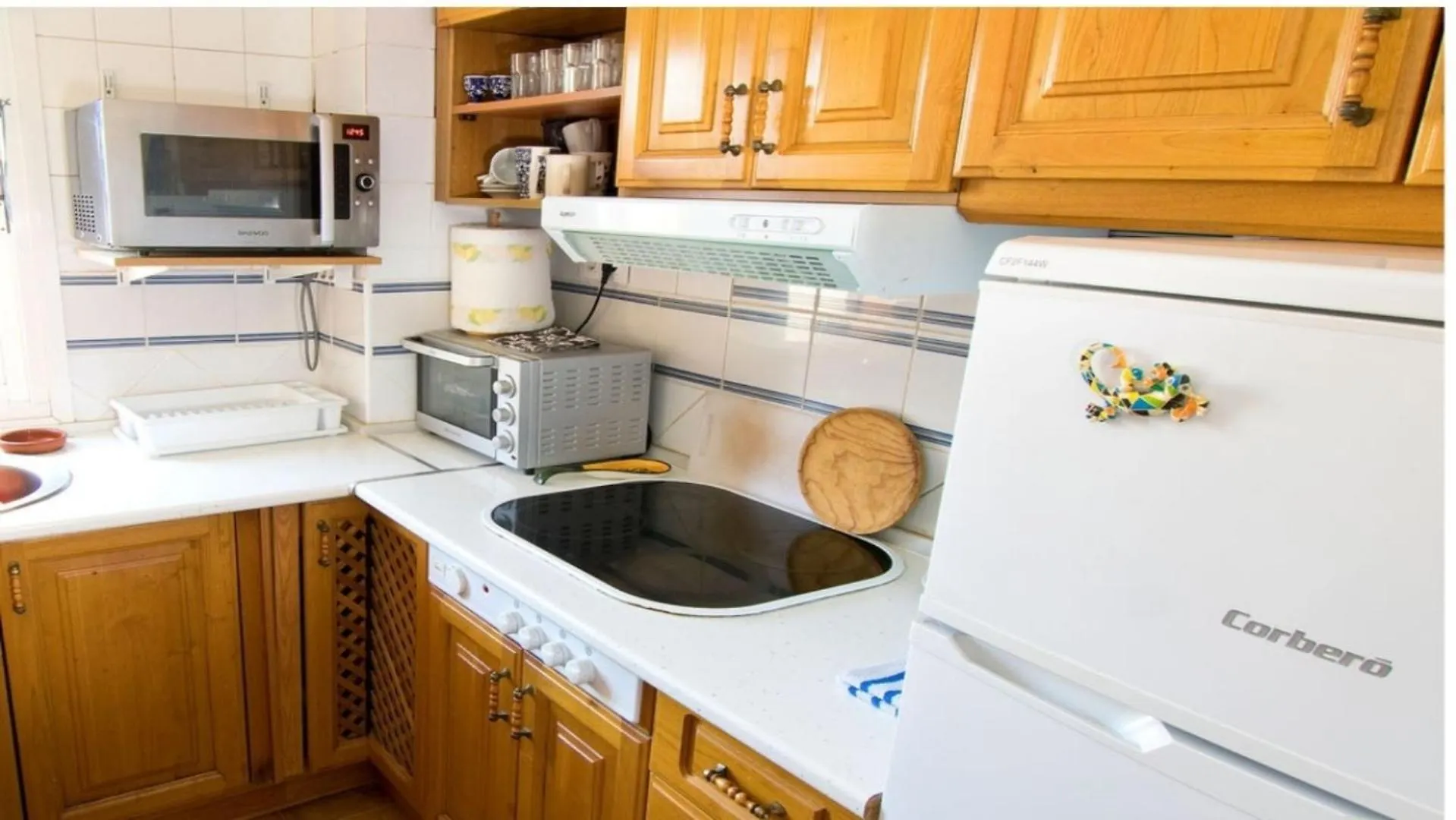 Attractive Apartment In Excellent Location 베날마데나코스타