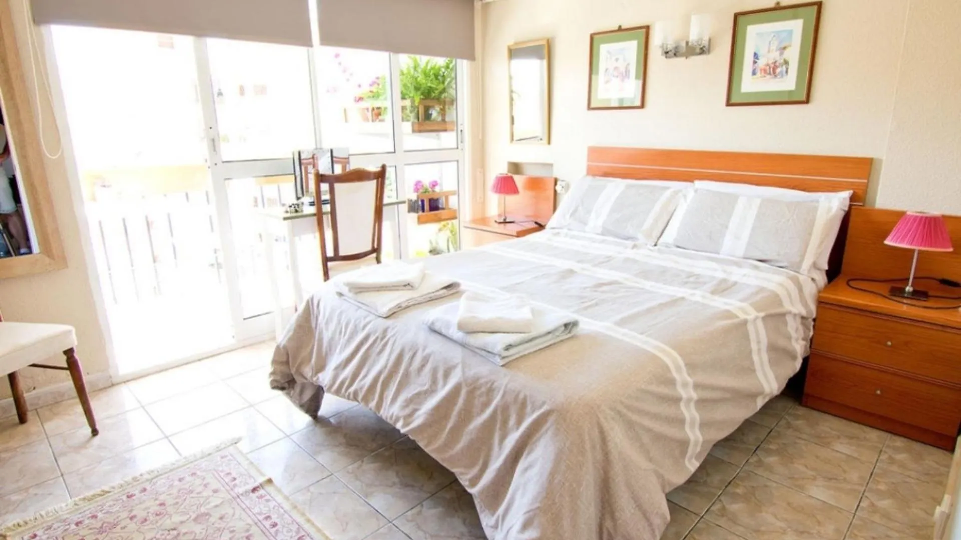 Attractive Apartment In Excellent Location 베날마데나코스타 스페인