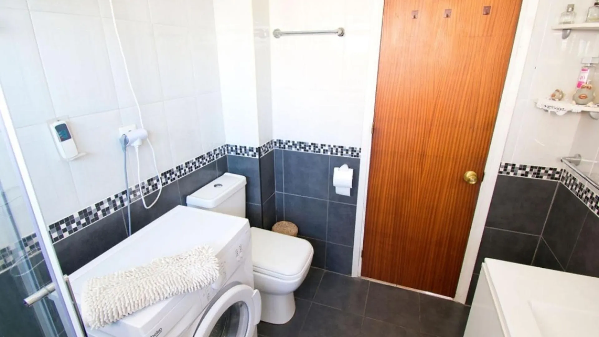 Attractive Apartment In Excellent Location Benalmadena